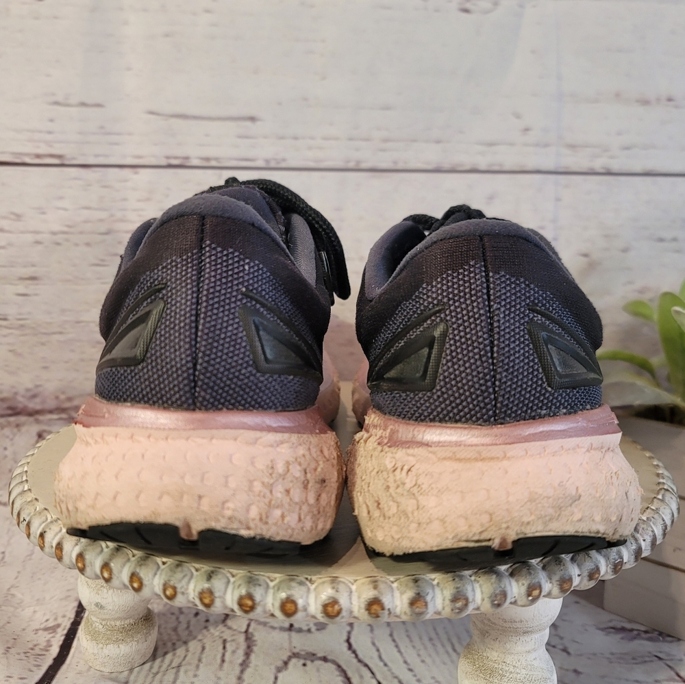Brooks Glycerin 19 1203431B074
Women's Black and Pink Running Shoes Size 8.5B - Picture 4 of 13